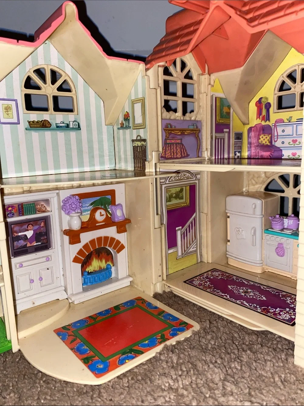 Vintage Fisher Price Loving Family Fold Out Doll House Portable Playset